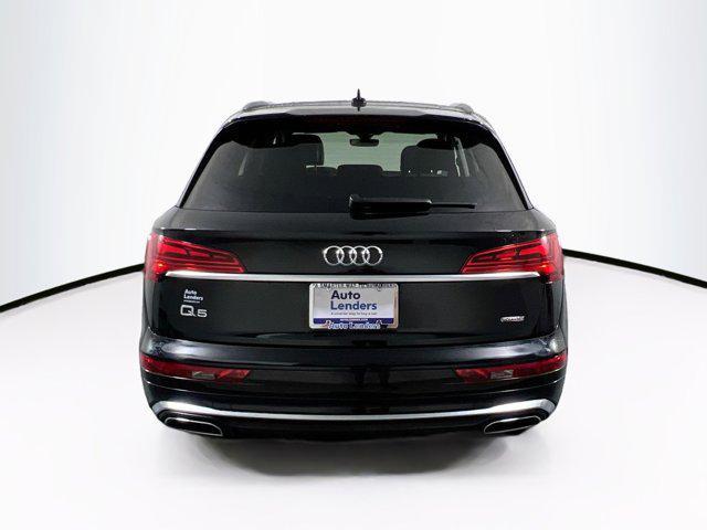 Photo of 2022 Mythos Black Metallic Audi Q5