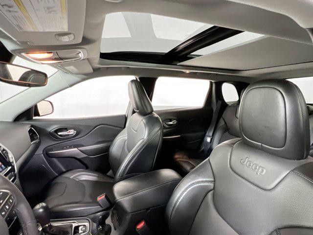 Photo of 2022 Granite Crystal Metallic Clearcoat Jeep Cherokee