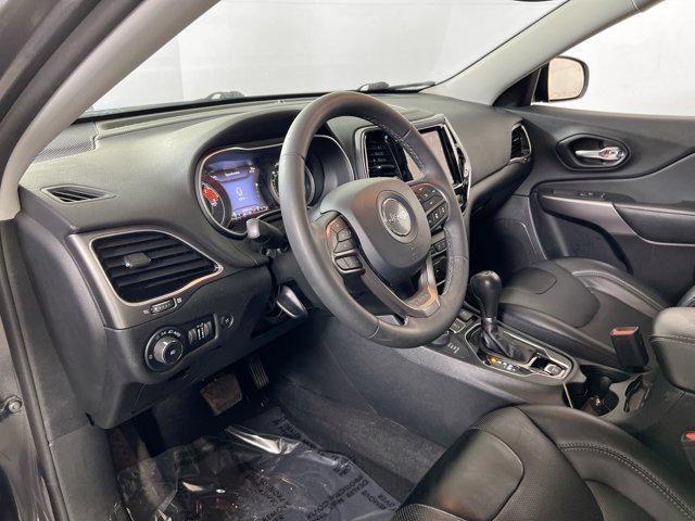 Photo of 2022 Granite Crystal Metallic Clearcoat Jeep Cherokee