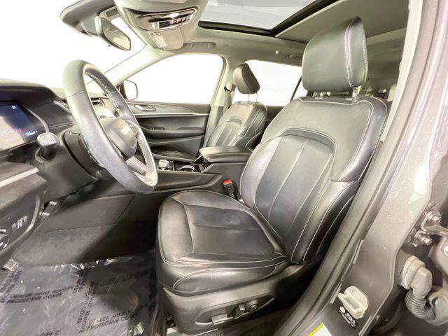 Photo of 2021 Baltic Gray Metallic Clearcoat Jeep Grand Cherokee L