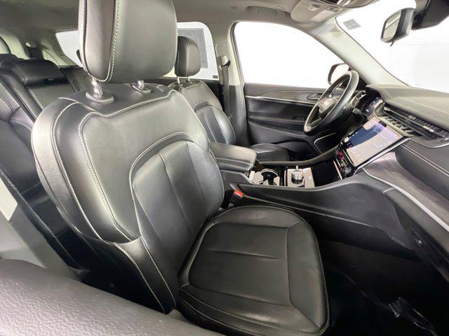 Photo of 2021 Velvet Red Pearlcoat Jeep Grand Cherokee L