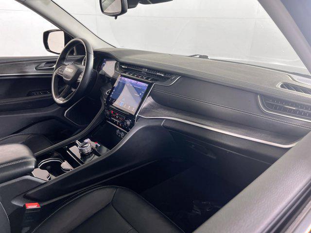Photo of 2021 Velvet Red Pearlcoat Jeep Grand Cherokee L