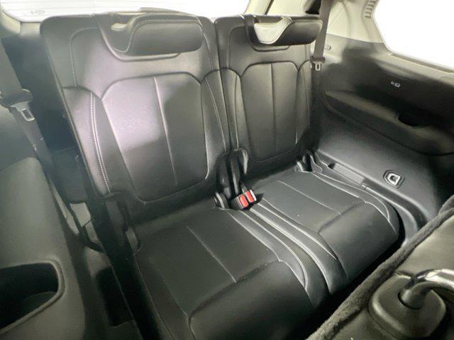 Photo of 2021 Velvet Red Pearlcoat Jeep Grand Cherokee L