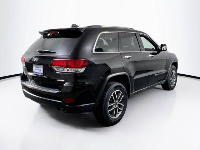 Photo of 2022 Diamond Black Crystal Pearlcoat Jeep Grand Cherokee
