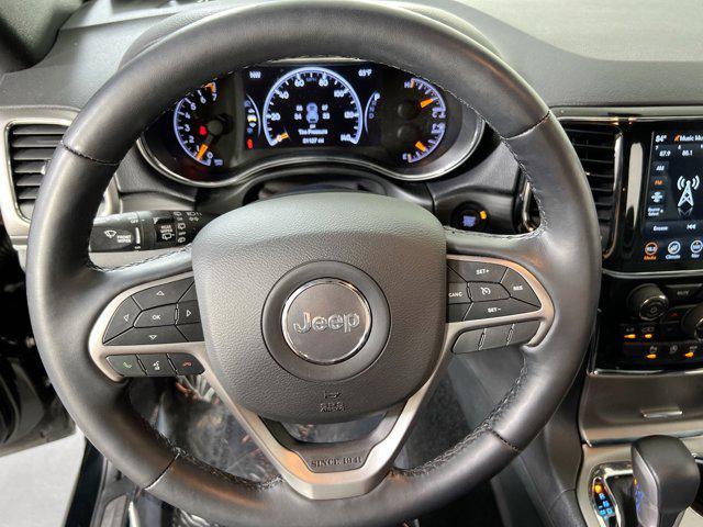 Photo of 2022 Diamond Black Crystal Pearlcoat Jeep Grand Cherokee