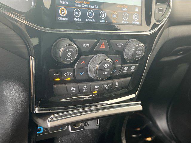 Photo of 2022 Bright White Clearcoat Jeep Grand Cherokee