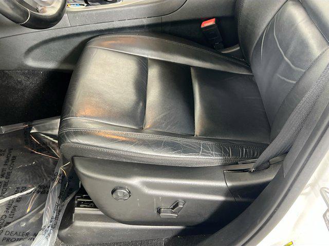 Photo of 2022 Bright White Clearcoat Jeep Grand Cherokee