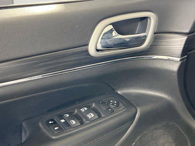 Photo of 2022 Bright White Clearcoat Jeep Grand Cherokee