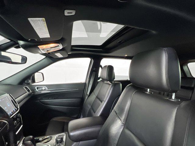 Photo of 2022 Bright White Clearcoat Jeep Grand Cherokee