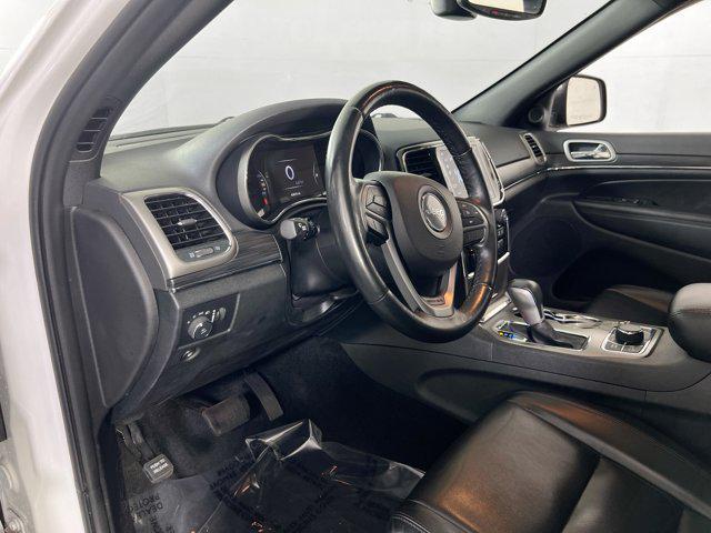 Photo of 2022 Bright White Clearcoat Jeep Grand Cherokee