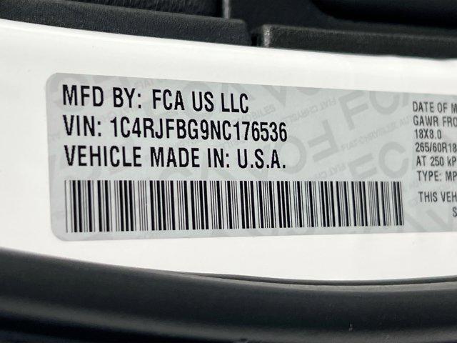 Photo of 2022 Bright White Clearcoat Jeep Grand Cherokee