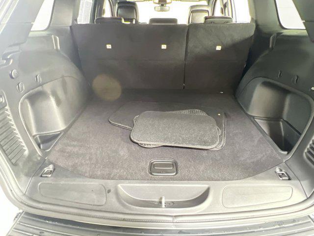 Photo of 2022 Bright White Clearcoat Jeep Grand Cherokee