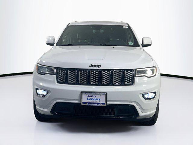 Photo of 2022 Bright White Clearcoat Jeep Grand Cherokee