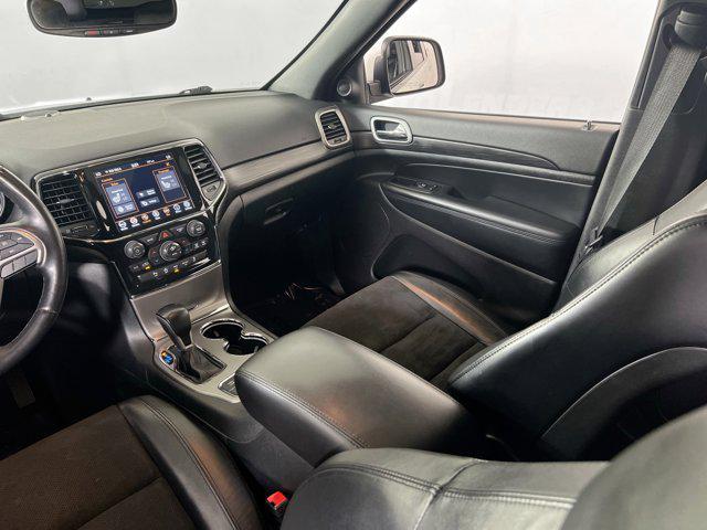 Photo of 2022 Bright White Clearcoat Jeep Grand Cherokee