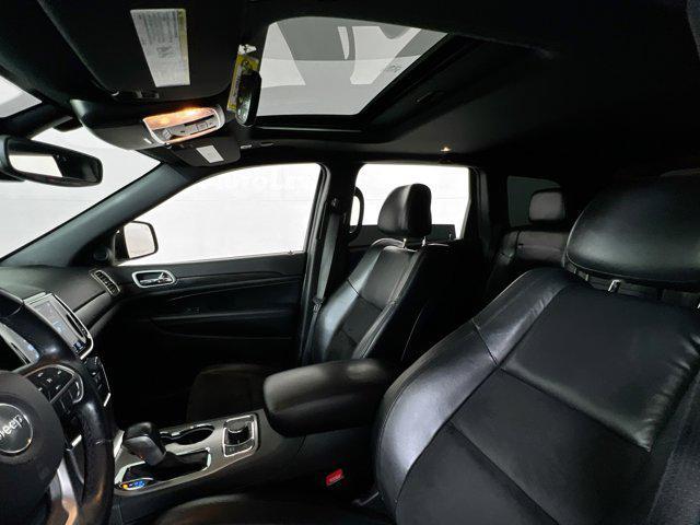 Photo of 2022 Bright White Clearcoat Jeep Grand Cherokee