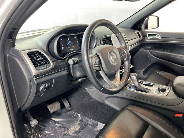 Photo of 2022 Bright White Clearcoat Jeep Grand Cherokee