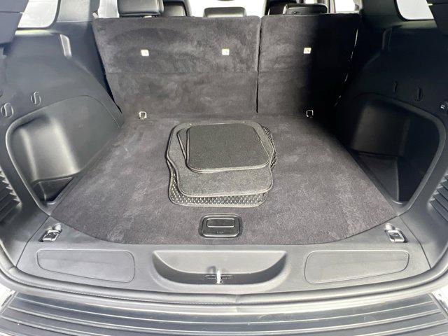 Photo of 2022 Bright White Clearcoat Jeep Grand Cherokee