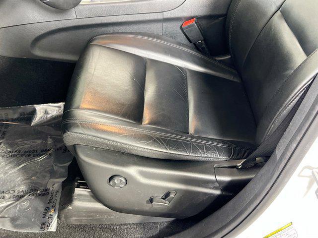 Photo of 2022 Bright White Clearcoat Jeep Grand Cherokee