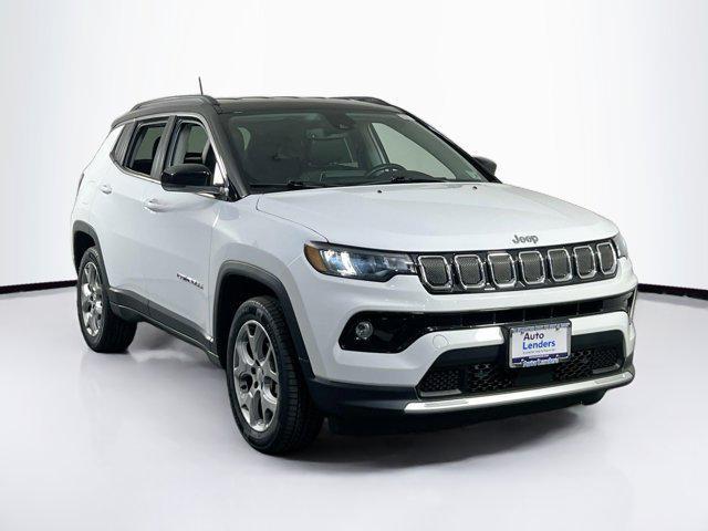 Photo of 2022 Bright White Clearcoat Jeep Compass
