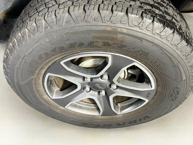 Photo of 2018 Granite Crystal Metallic Clearcoat Jeep Wrangler Unlimited