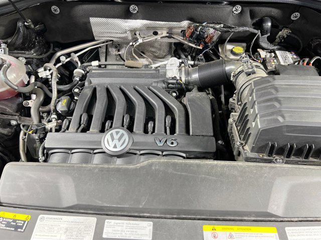 Photo of 2022 Deep Black Pearl Volkswagen Atlas