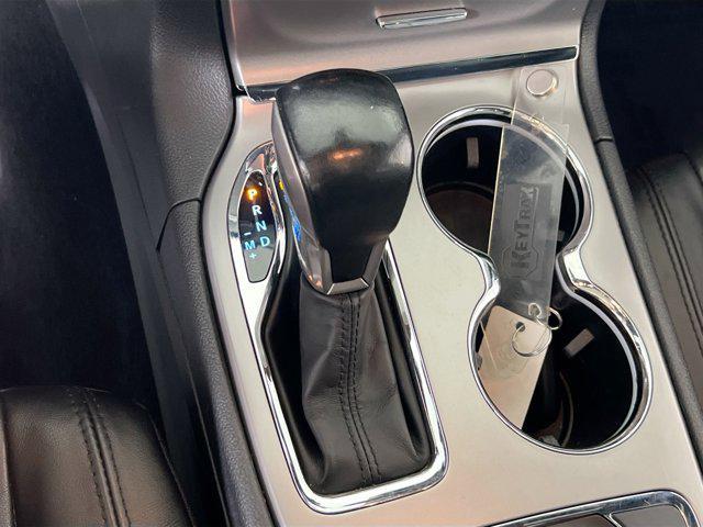 Photo of 2022 Diamond Black Crystal Pearlcoat Jeep Grand Cherokee