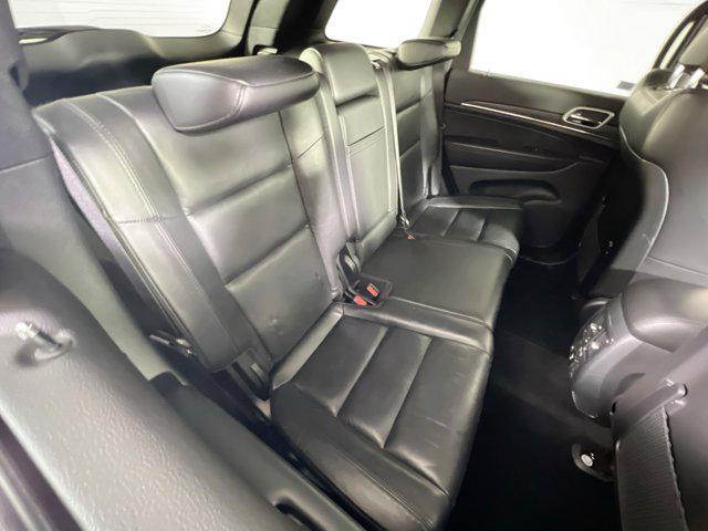Photo of 2022 Diamond Black Crystal Pearlcoat Jeep Grand Cherokee