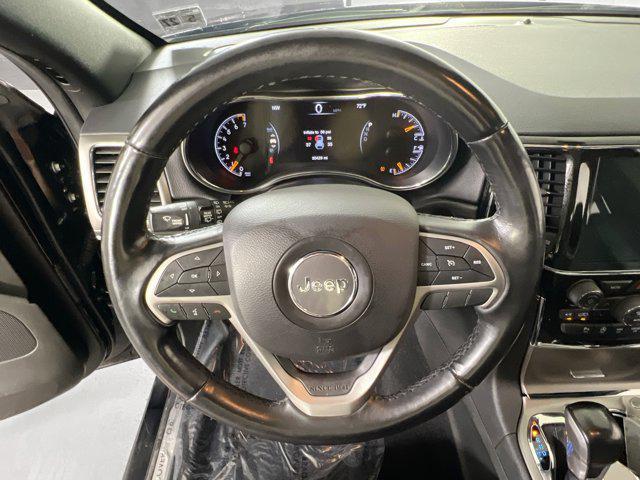 Photo of 2022 Diamond Black Crystal Pearlcoat Jeep Grand Cherokee
