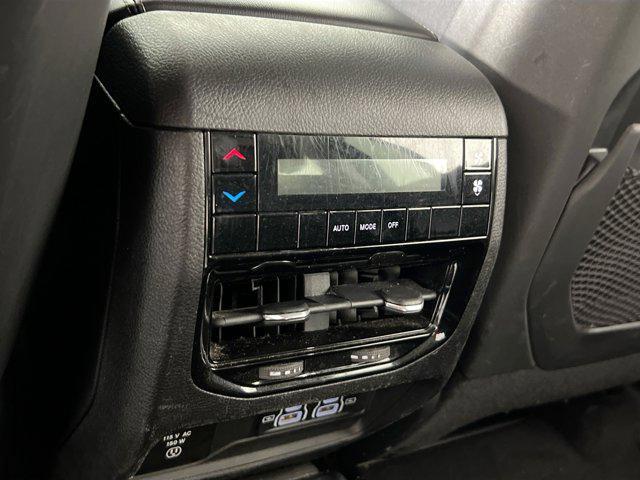 Photo of 2021 Diamond Black Crystal Pearlcoat Jeep Grand Cherokee L