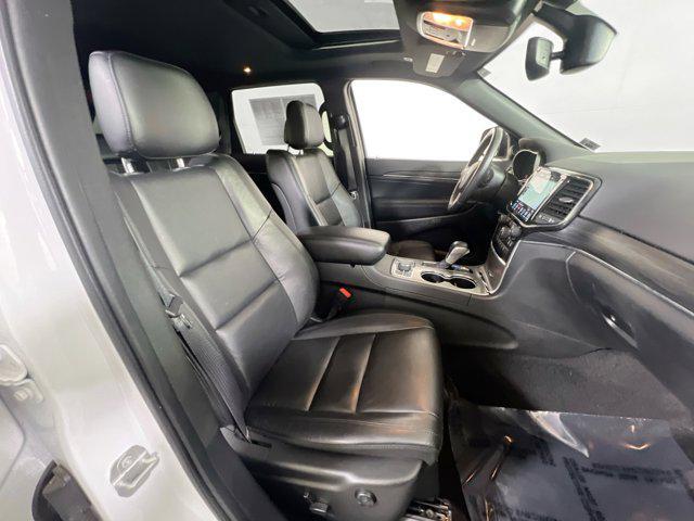 Photo of 2022 Bright White Clearcoat Jeep Grand Cherokee