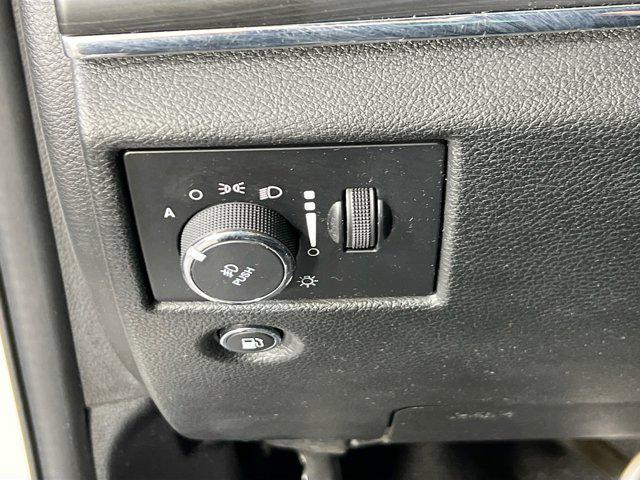 Photo of 2022 Bright White Clearcoat Jeep Grand Cherokee