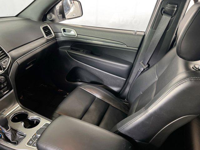 Photo of 2022 Bright White Clearcoat Jeep Grand Cherokee