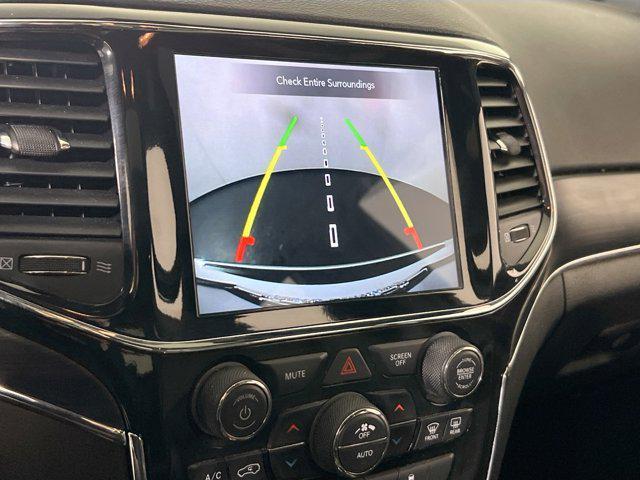 Photo of 2022 Bright White Clearcoat Jeep Grand Cherokee