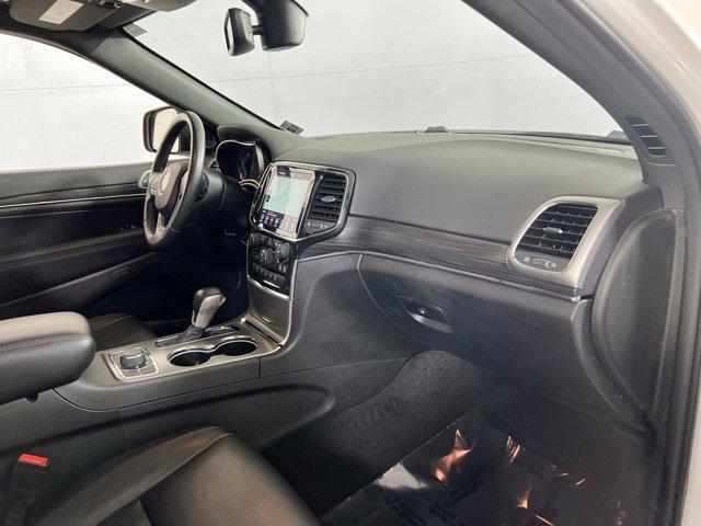 Photo of 2022 Bright White Clearcoat Jeep Grand Cherokee