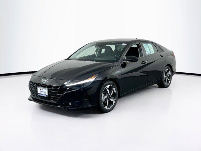 Photo of 2023 Phantom Black Hyundai ELANTRA