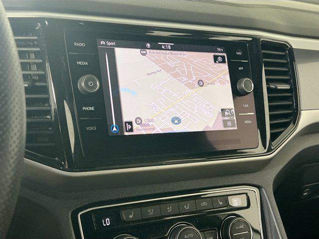 Photo of 2022 Oryx White Pearl Volkswagen Atlas Cross Sport