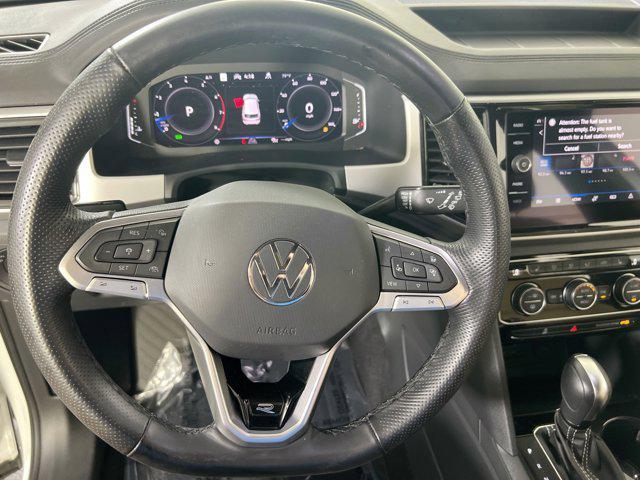 Photo of 2022 Oryx White Pearl Volkswagen Atlas Cross Sport