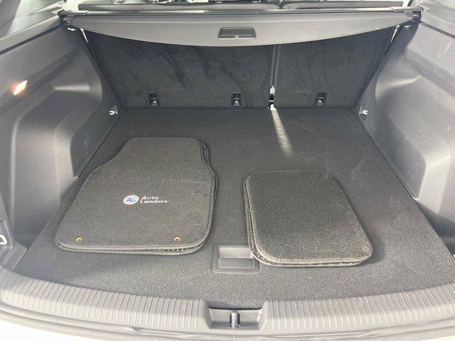 Photo of 2022 Oryx White Pearl Volkswagen Atlas Cross Sport