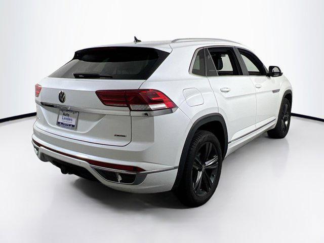 Photo of 2022 Oryx White Pearl Volkswagen Atlas Cross Sport