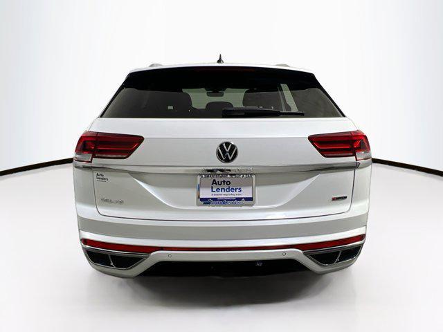 Photo of 2022 Oryx White Pearl Volkswagen Atlas Cross Sport