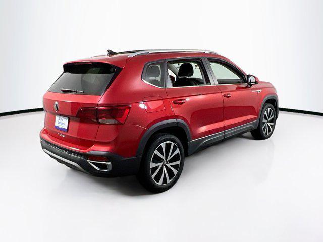 Photo of 2022 Kings Red Metallic Volkswagen Taos