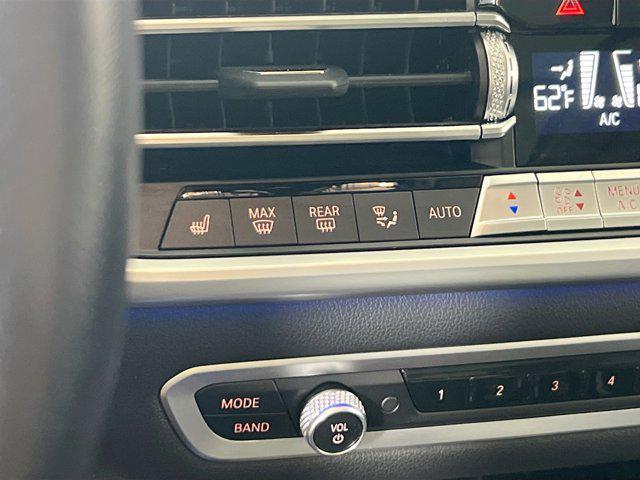Photo of 2022 Black Sapphire Metallic BMW X7