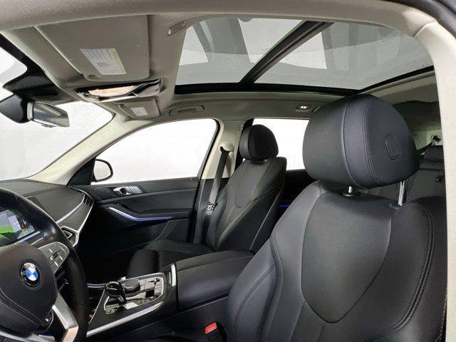 Photo of 2022 Black Sapphire Metallic BMW X7