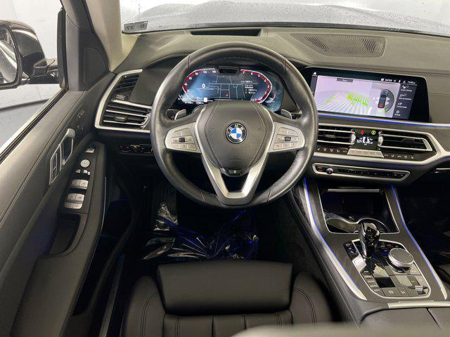 Photo of 2022 Black Sapphire Metallic BMW X7