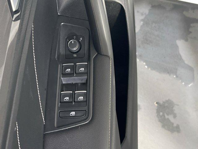 Photo of 2022 Pure White Volkswagen Tiguan