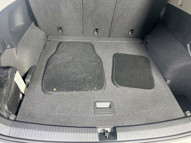 Photo of 2022 Pure White Volkswagen Tiguan