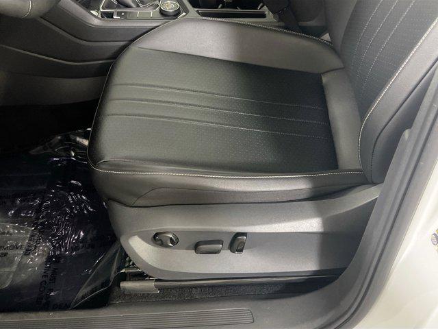 Photo of 2022 Pure White Volkswagen Tiguan
