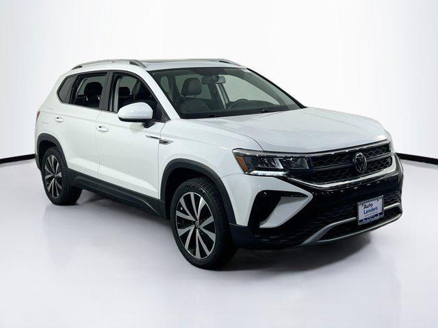 Photo of 2022 Pure White Volkswagen Taos