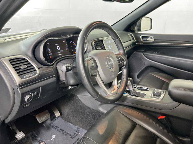 Photo of 2022 Diamond Black Crystal Pearlcoat Jeep Grand Cherokee