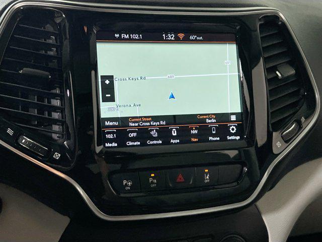 Photo of 2022 Bright White Clearcoat Jeep Cherokee